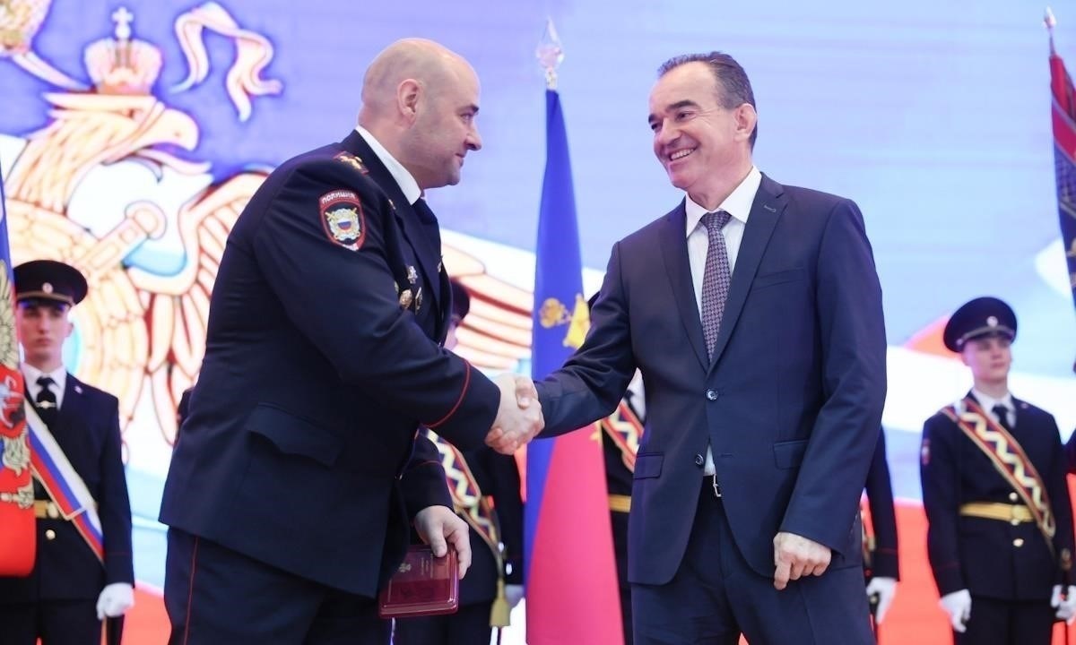 Обзор роли Вениамина Кондратьева в признании заслуг сотрудников МВД