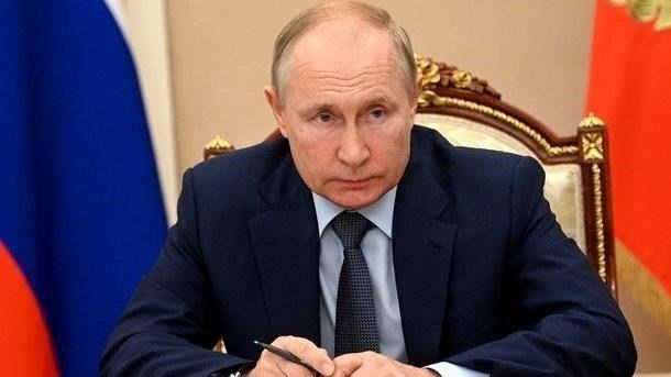 В связи со значительной потребностью в модернизации российское правительство выделило значительные средства на долгосрочную программу капитального ремонта образовательных учреждений. Эта инициатива позволит решить важнейшие инфраструктурные проблемы и повысить качество образовательной среды по всей стране.